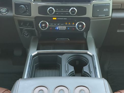 Certified 2022 Ford F350 King Ranch w/ King Ranch Ultimate Package AWD/4WD image 17