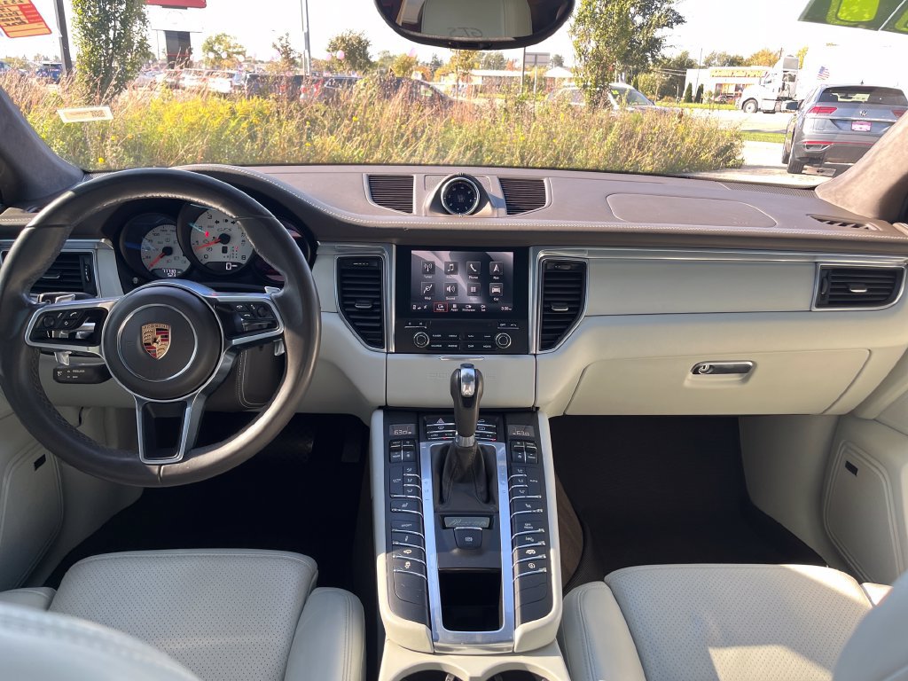 Used 2017 Porsche Macan GTS AWD/4WD image 17