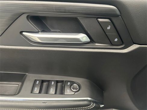 Used 2025 GMC Acadia Elevation image 23