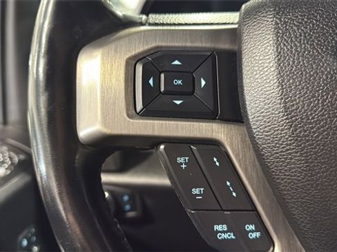 Used 2017 Ford F150 Platinum w/ Equipment Group 701A Luxury image 12