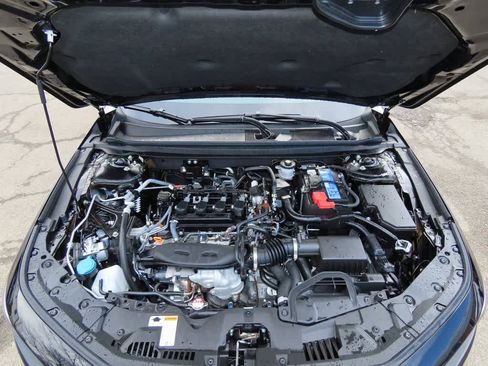 Used 2025 Honda Accord SE image 9