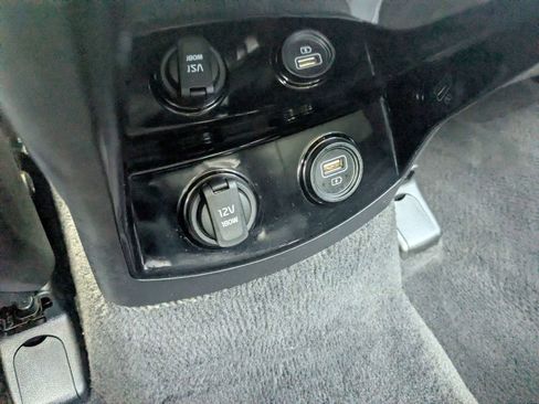 Used 2023 Kia Sorento SX FWD image 19
