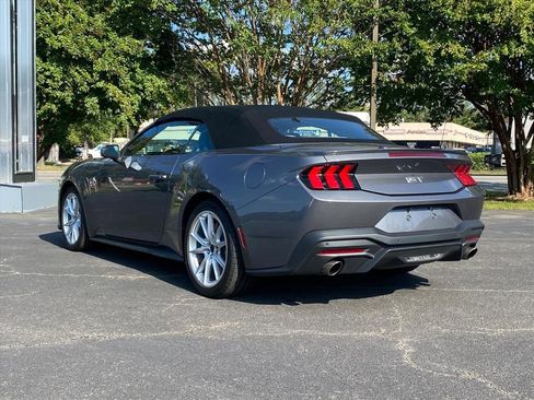 Used 2024 Ford Mustang GT Premium image 4
