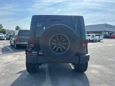 Used 2016 Jeep Wrangler Sport w/ Quick Order Package 24S AWD/4WD image 4