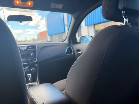 Used 2014 Chrysler 200 LX FWD image 22