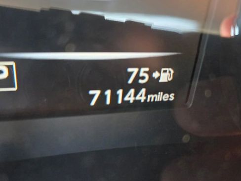 Used 2018 Nissan Rogue Sport SV w/ SV Technology Package image 28