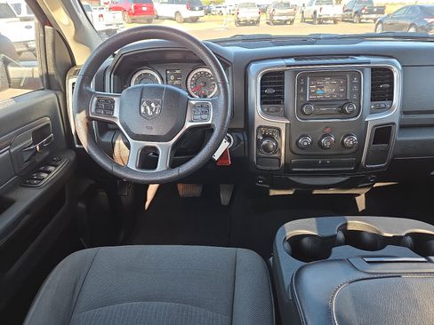 Used 2022 RAM 1500 Classic SLT image 11