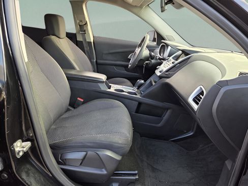 Used 2017 Chevrolet Equinox LS image 11