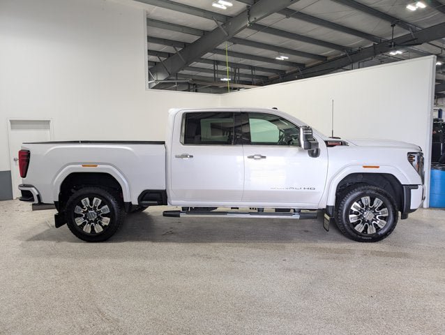 Used 2025 GMC Sierra 3500 Denali AWD/4WD image 2