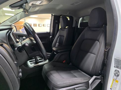 Used 2018 Chevrolet Colorado LT w/ Safety Package AWD/4WD image 15