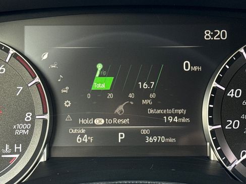 Used 2025 Toyota Highlander LE image 27