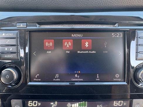 Used 2018 Nissan Rogue SV FWD image 39