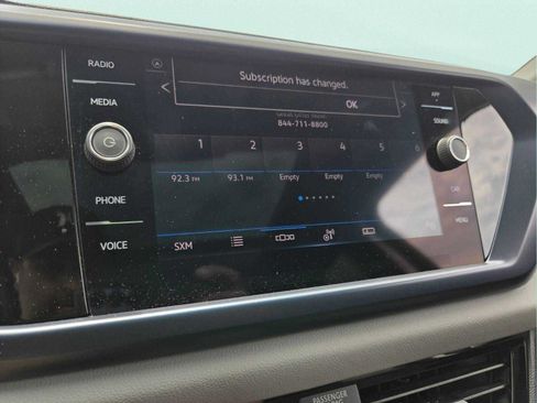 Used 2023 Volkswagen Taos SE w/ Panoramic Sunroof Package FWD image 28