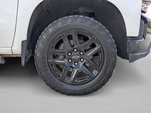 Used 2021 Chevrolet Silverado 1500 LT Trail Boss w/ Convenience Package II image 25