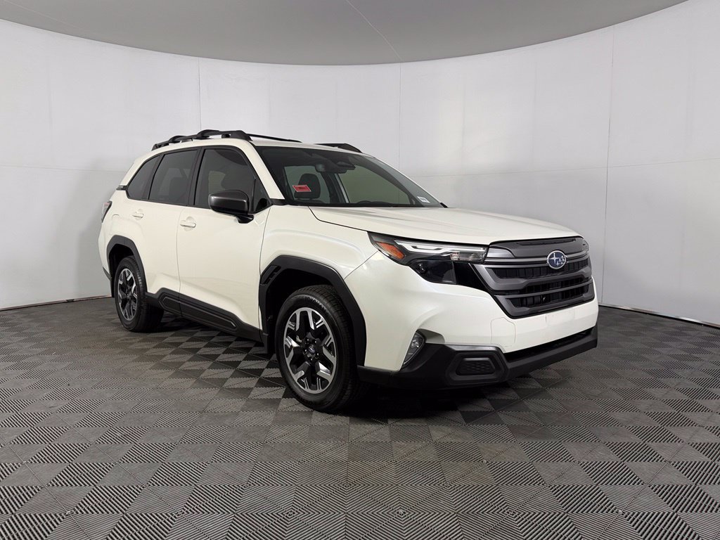 Used 2025 Subaru Forester Premium AWD/4WD image 5
