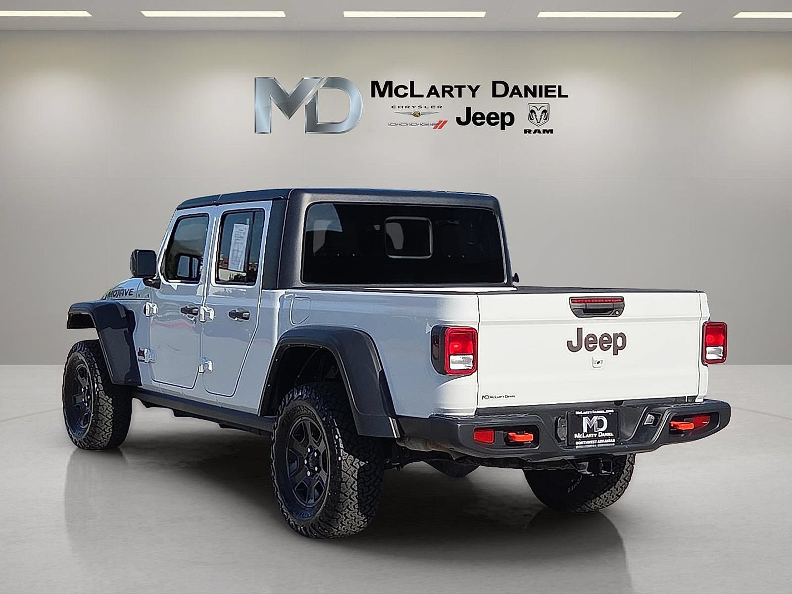 Used 2022 Jeep Gladiator Mojave w/ Trailer Tow Package AWD/4WD image 4