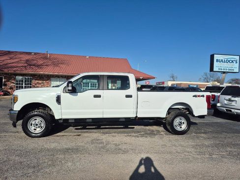Used 2018 Ford F250 XL w/ Power Equipment Group image 3