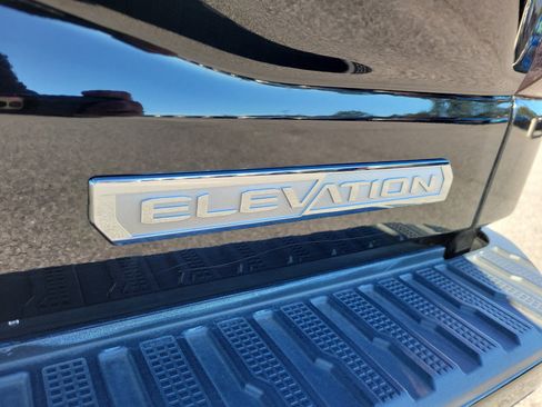 Used 2023 GMC Sierra 1500 Elevation image 11