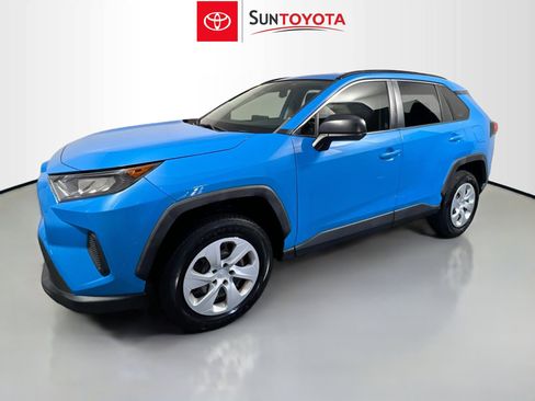 Used 2020 Toyota RAV4 LE image 9