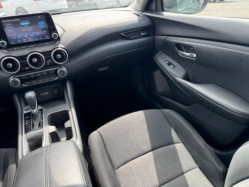 Used 2024 Nissan Sentra SV FWD image 17