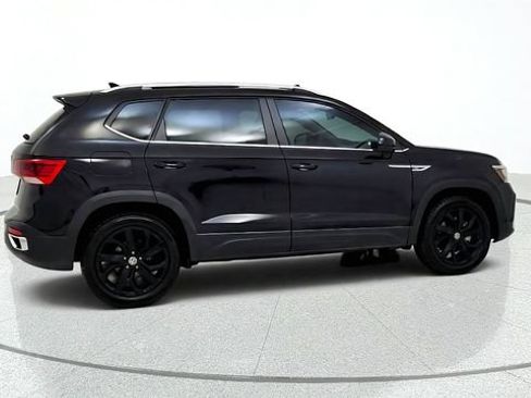 Used 2022 Volkswagen Taos SE FWD image 9