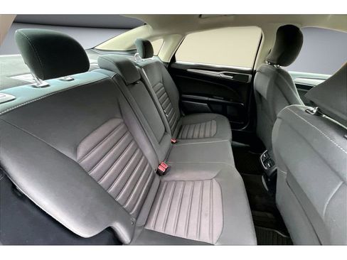 Used 2018 Ford Fusion SE image 26