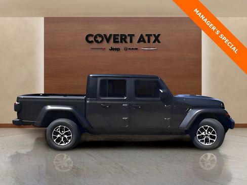 New 2025 Jeep Gladiator Sport image 6