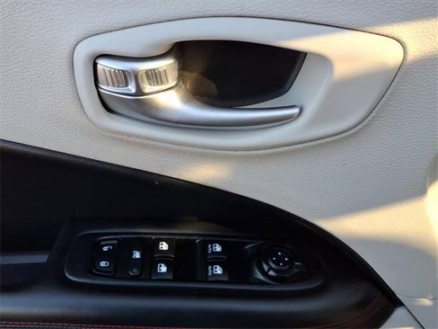 Certified 2018 Jeep Compass Limited w/ Navigation Group image 26