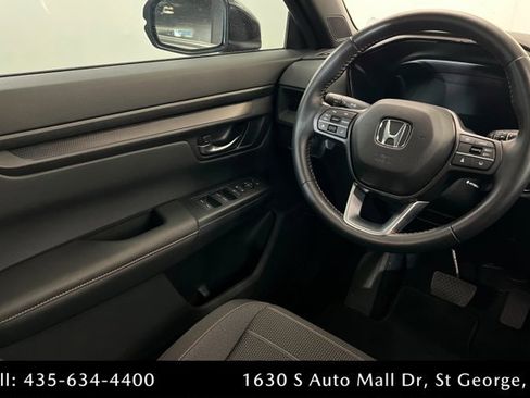 Used 2025 Honda CR-V Sport image 11