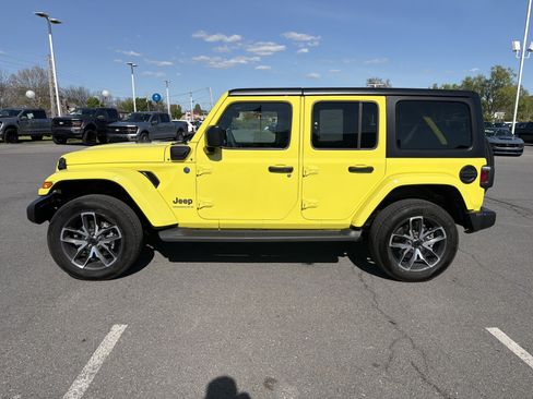 Used 2024 Jeep Wrangler Sport S w/ Convenience Group AWD/4WD image 7