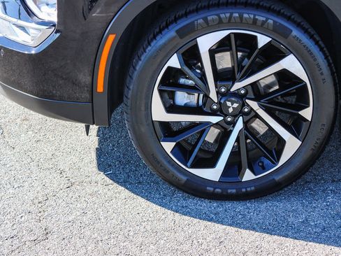 Used 2022 Mitsubishi Outlander SE image 9