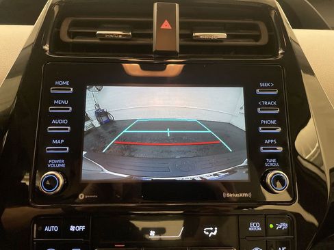 Used 2022 Toyota Prius XLE image 8