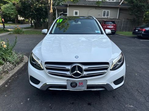 Used 2017 Mercedes-Benz GLC 300 4MATIC w/ Premium 2 Package image 8