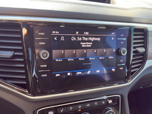 Used 2021 Volkswagen Atlas SEL Premium image 19