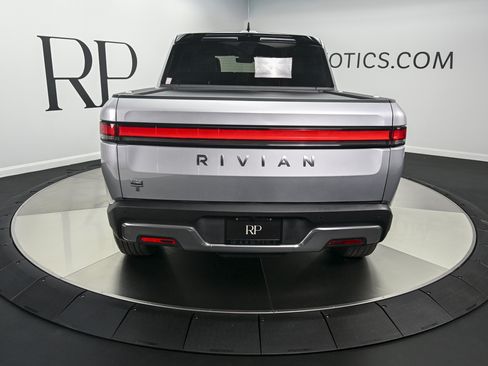 Used 2023 Rivian R1T Adventure AWD/4WD image 9