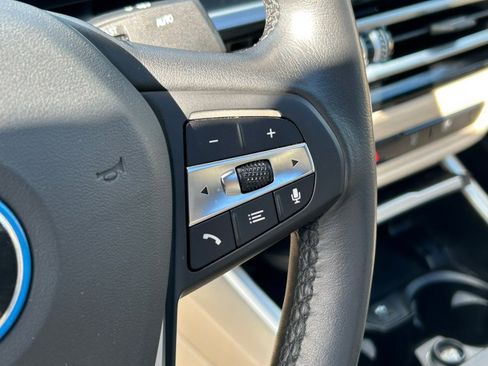 Used 2023 BMW i4 eDrive40 image 24