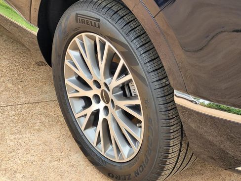 Used 2025 Genesis GV80 2.5T Standard image 7