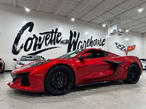 Used 2024 Chevrolet Corvette Z06 RWD image 32