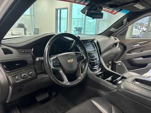 Used 2018 Cadillac Escalade Platinum AWD/4WD image 20