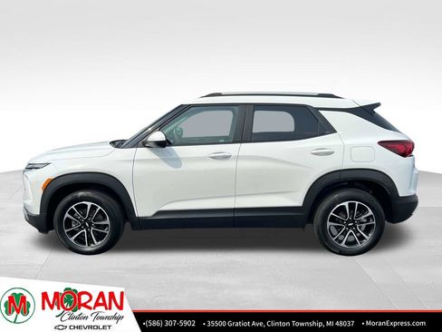 Certified 2024 Chevrolet TrailBlazer LT w/ Driver Confidence Package AWD/4WD image 3