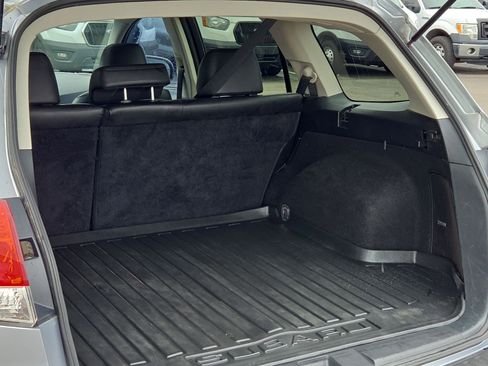 Used 2012 Subaru Outback 2.5i Limited w/ Moonroof Pkg image 9