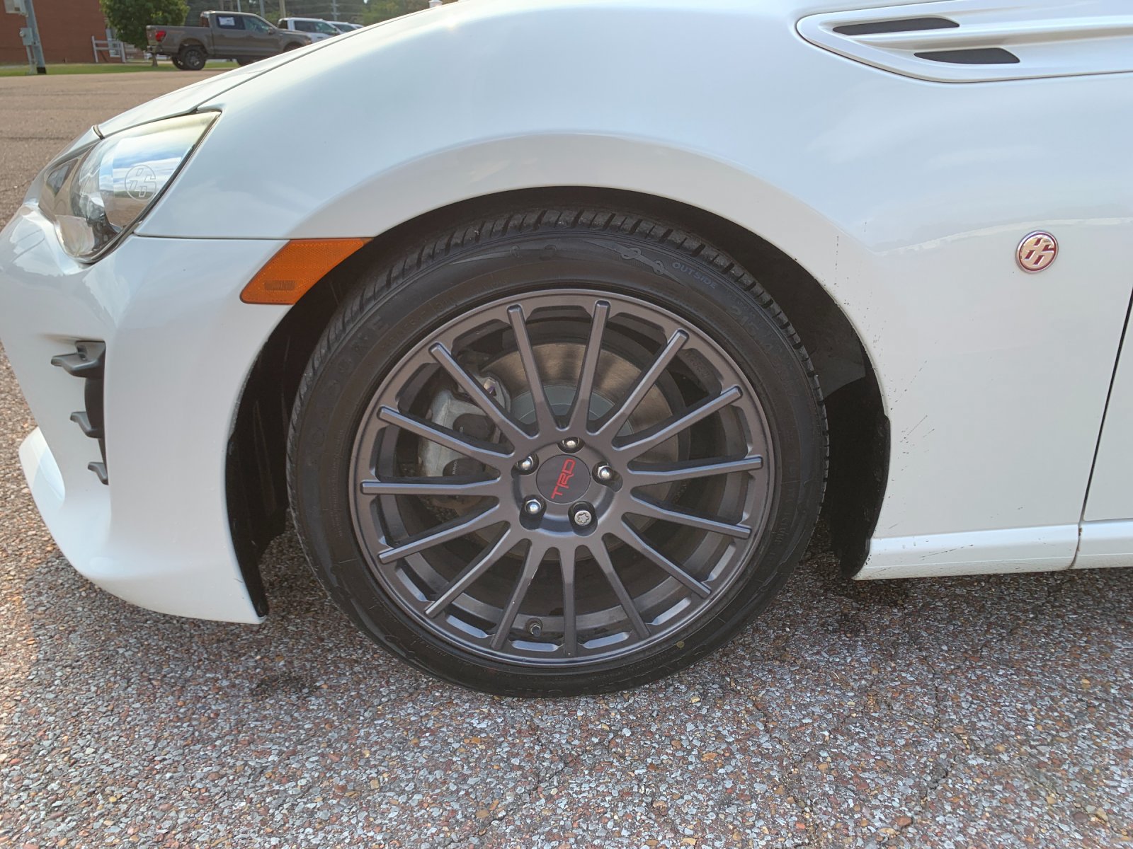 Used 2018 Toyota 86 RWD image 32