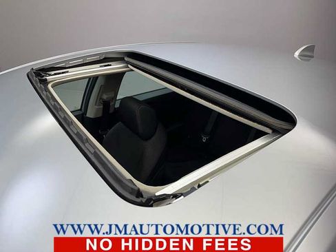 Used 2023 Honda Accord EX image 11