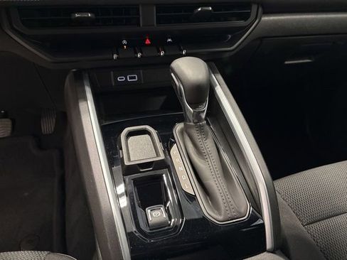 Used 2024 Chevrolet Colorado LT RWD image 24