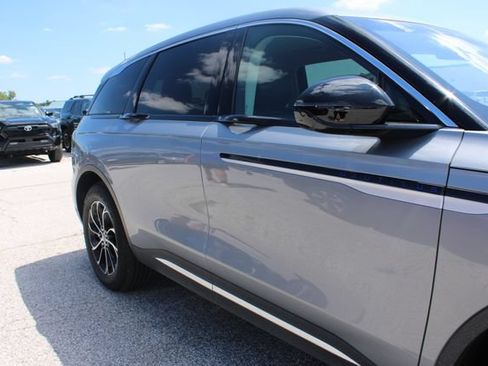 Used 2024 Lincoln Nautilus Premier AWD/4WD image 44