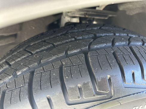 Used 2021 Ford Explorer 2WD image 12