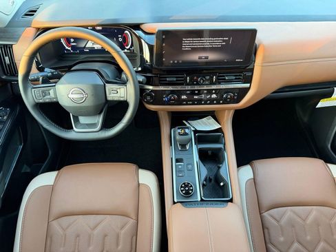 New 2026 Nissan Pathfinder Platinum AWD/4WD image 24