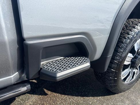 Used 2024 GMC Sierra 2500 Denali w/ Denali Reserve Package image 15