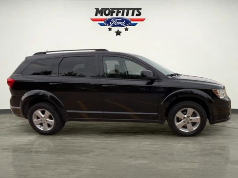 Used 2012 Dodge Journey SXT w/ Flexible Seating Group image 6