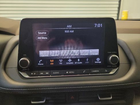 Used 2023 Nissan Rogue SV image 25